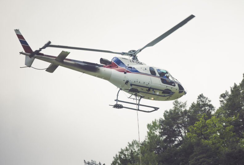Helikopterflyging ved Nordkapptrappa 05.06