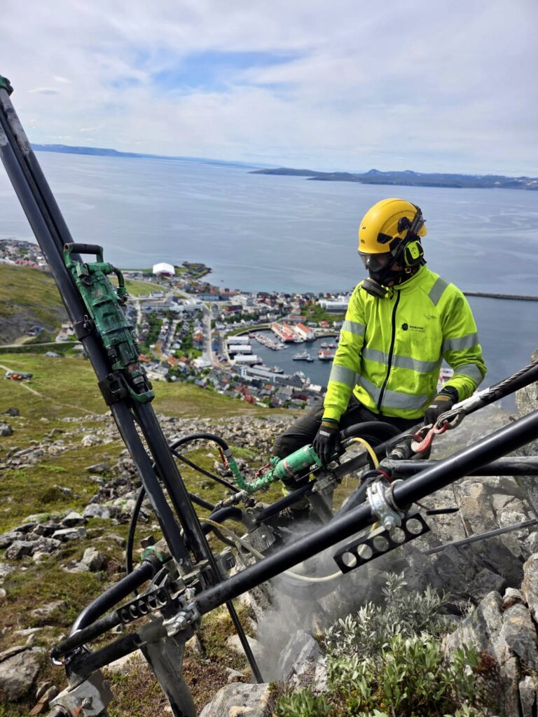 Fjellsikring i Honningsvåg