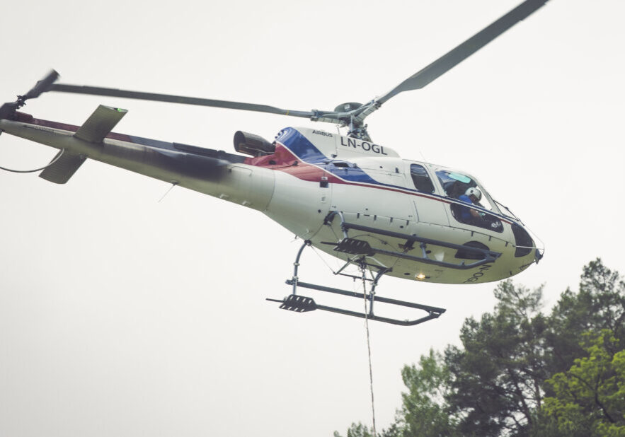 Helikopterflyging ved Nordkapptrappa 05.06