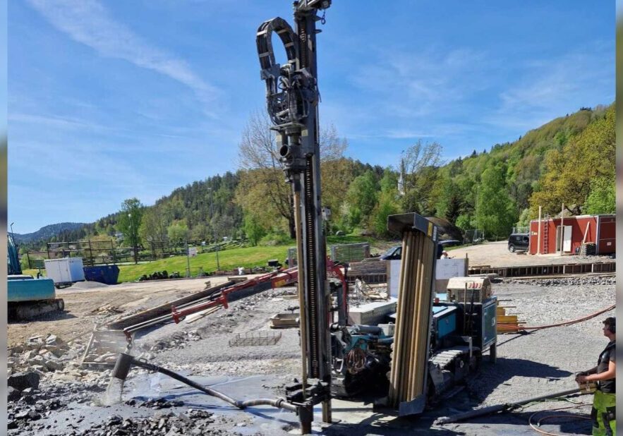 Tidligere i år gjennomførte vi et prosjekt for nye Gjerstad Brannstasjon. Prosjektet involverte boring og installasjon av flere energibrønner rundt...